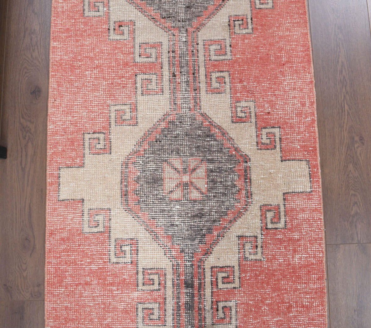 El yapımı vintage yolluk 79x318 cm geometrik desenli yün - yakın çekim doku detayı