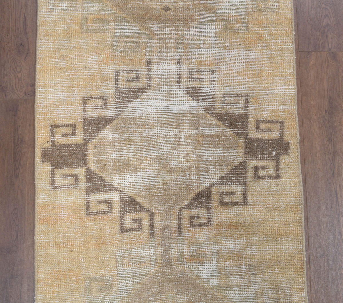 El yapımı vintage yolluk 81x371 cm geometrik desenli yün - yakın çekim doku detayı
