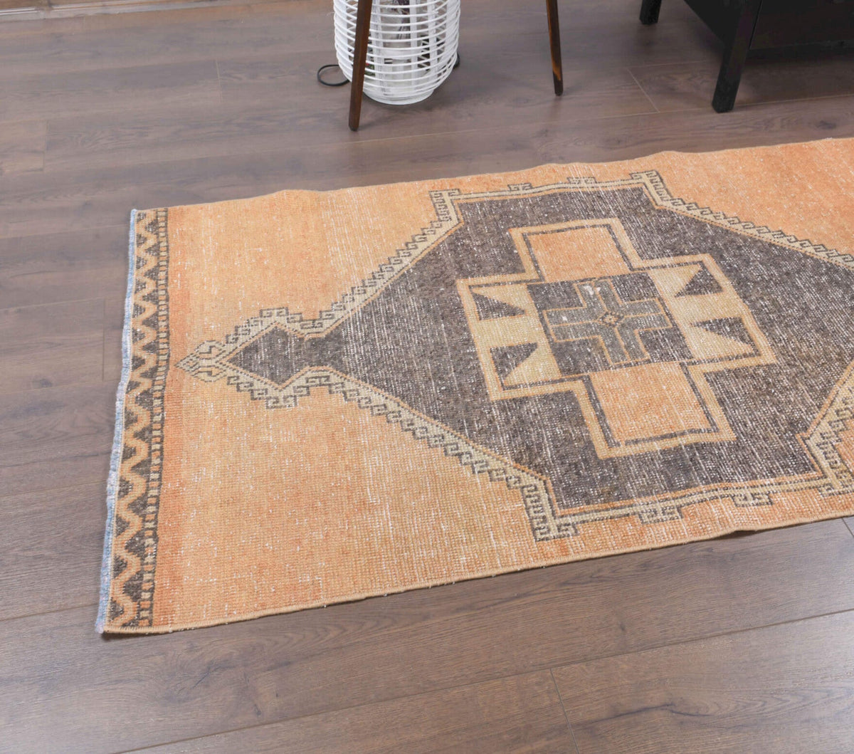 El yapımı vintage yolluk 86x330 cm geometrik desenli yün - mekan görünümü