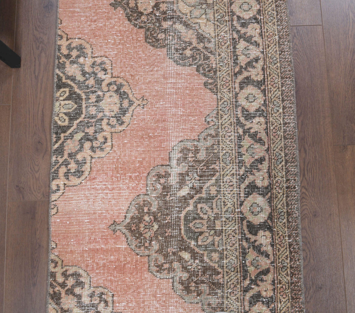 El yapımı vintage yolluk 61x366 cm oryantal desenli yün - yakın çekim doku detayı