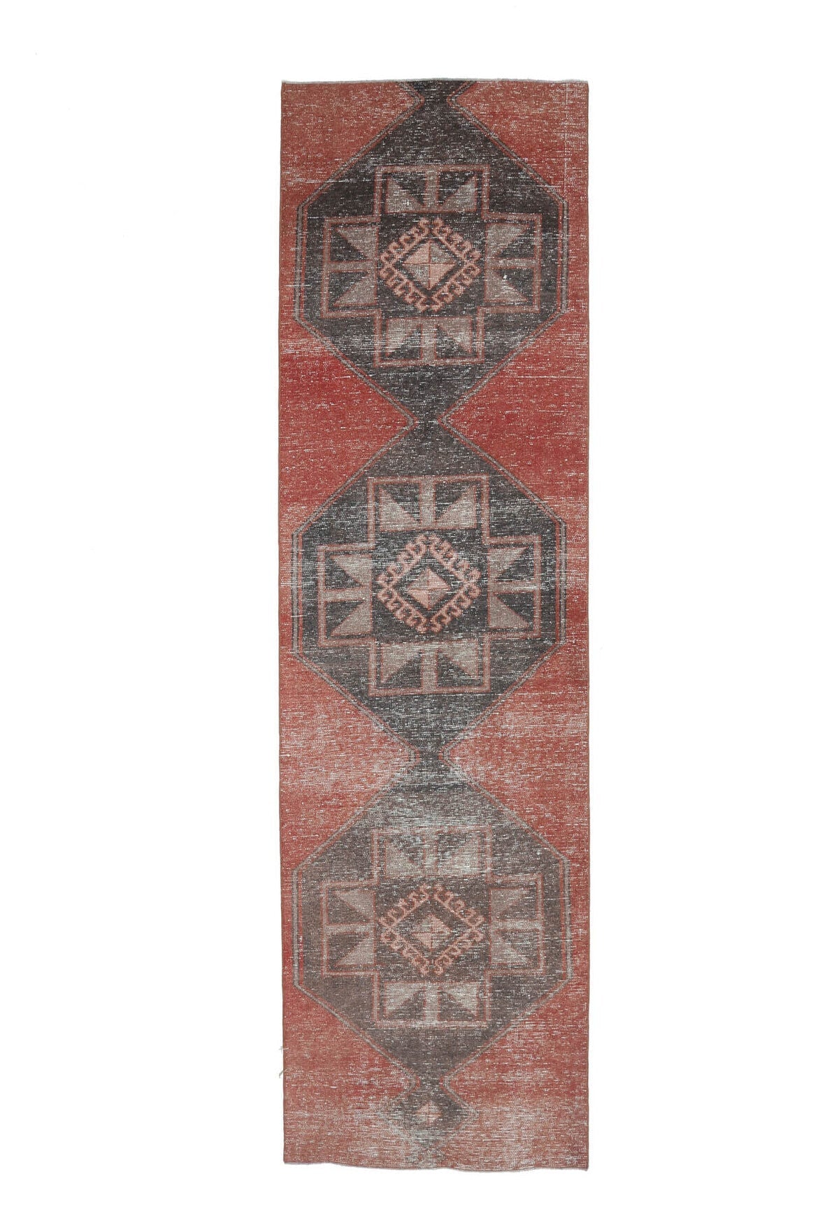 El yapımı vintage yolluk 94x338 cm oryantal desenli yün - ışık altında renk detayı
