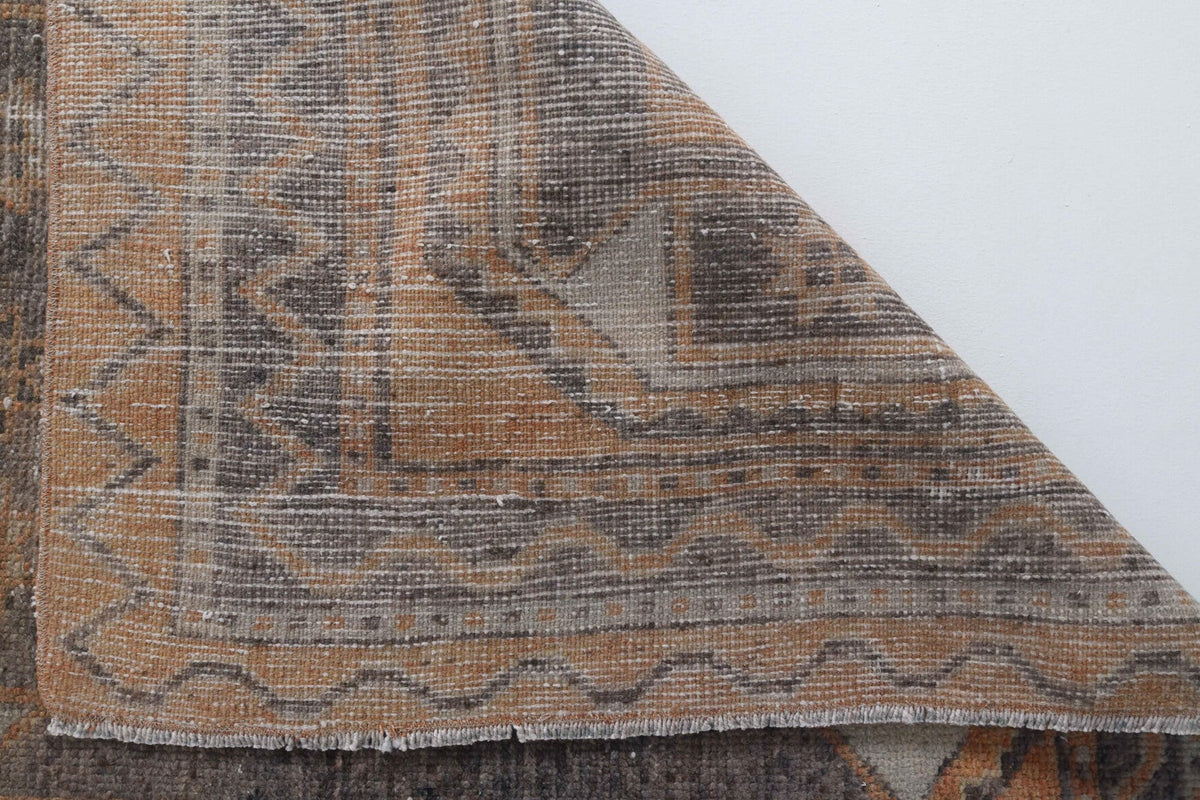El yapımı vintage yolluk 109x351 cm tribal desenli yün - farklı açıdan görünüm