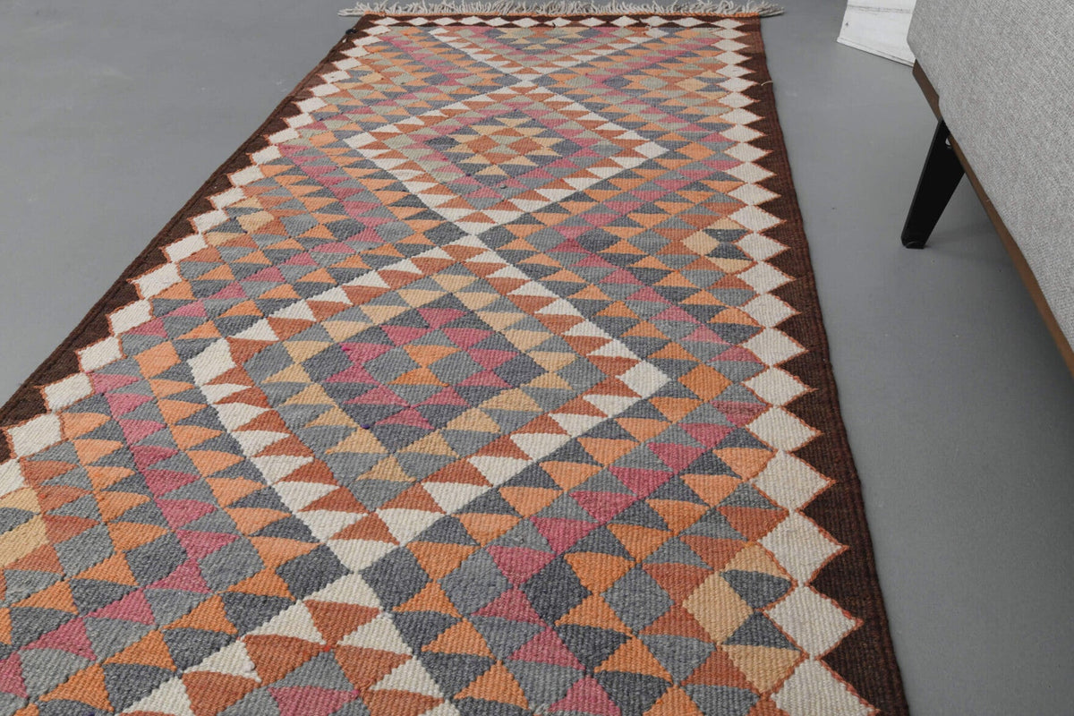 El yapımı vintage yolluk 91x361 cm i̇kat desenli yün - ışık altında renk detayı