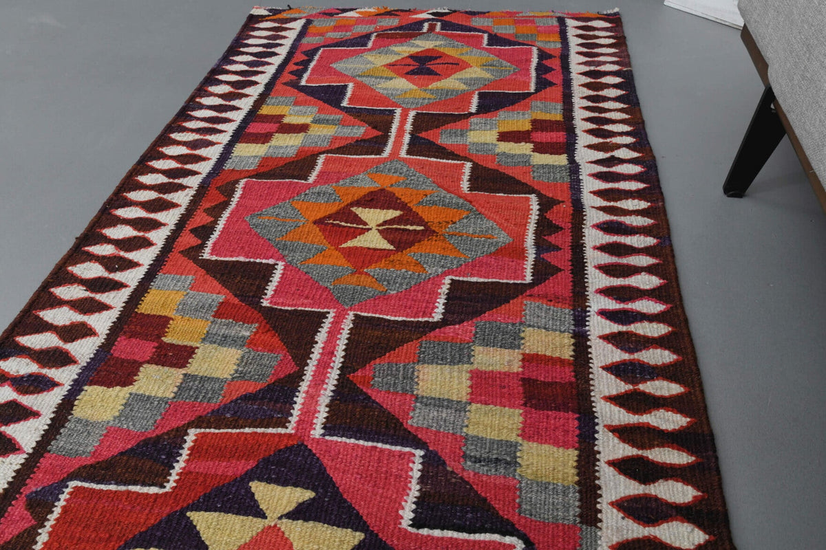 El yapımı vintage yolluk 81x295 cm i̇kat desenli yün - ışık altında renk detayı