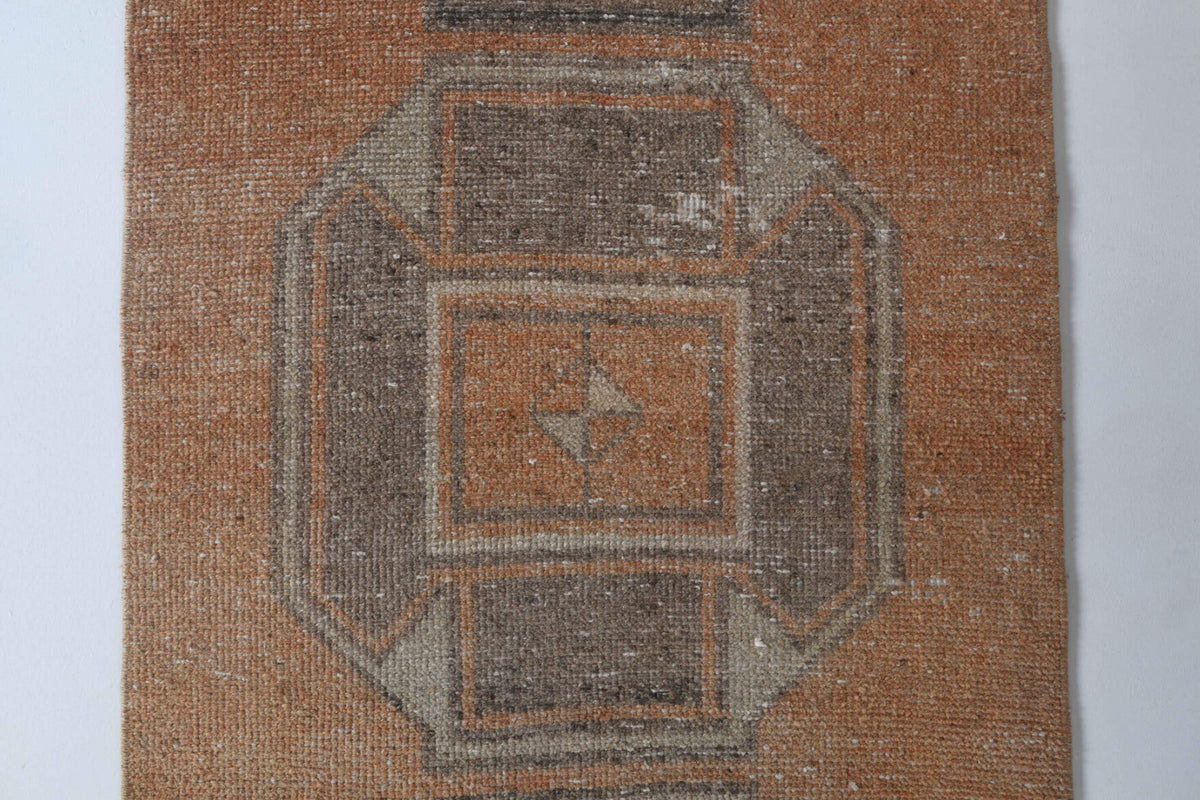 El yapımı vintage halı 74x132 cm oryantal desenli yün - üstten görünüm