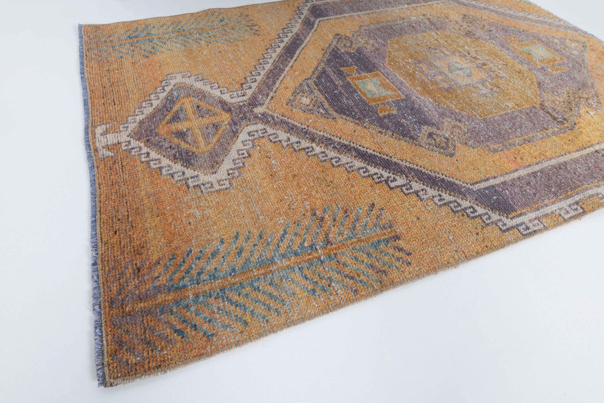 El yapımı vintage halı 89x122 cm geometrik desenli yün - kenar ve saçak detayı