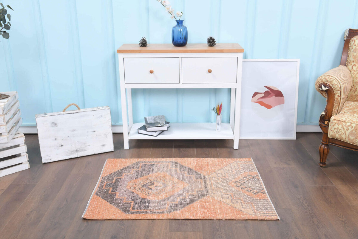 El yapımı vintage halı 81x117 cm geometrik desenli yün - desen detayı