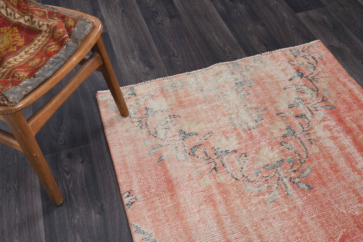 Vintage halı 113x119 cm – turuncu ve bej oryantal desenli, el dokuma