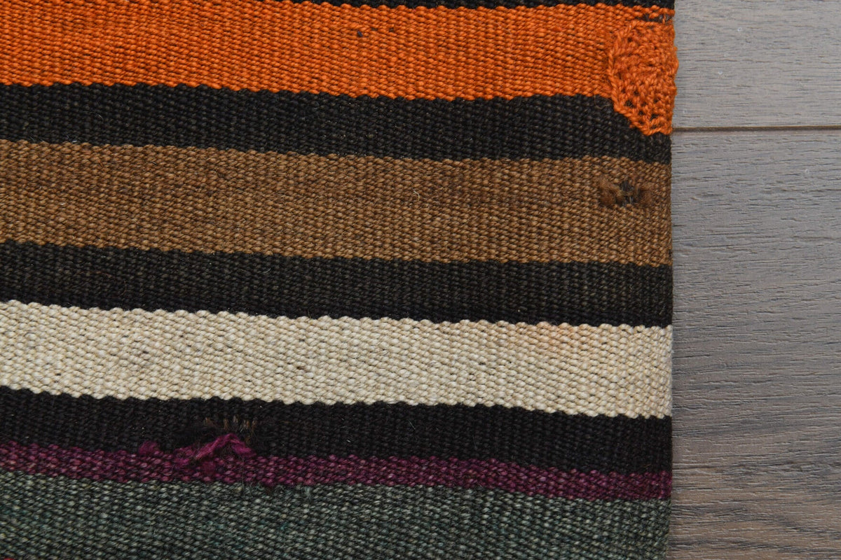 El yapımı vintage halı 71x127 cm oryantal desenli yün - kenar ve saçak detayı