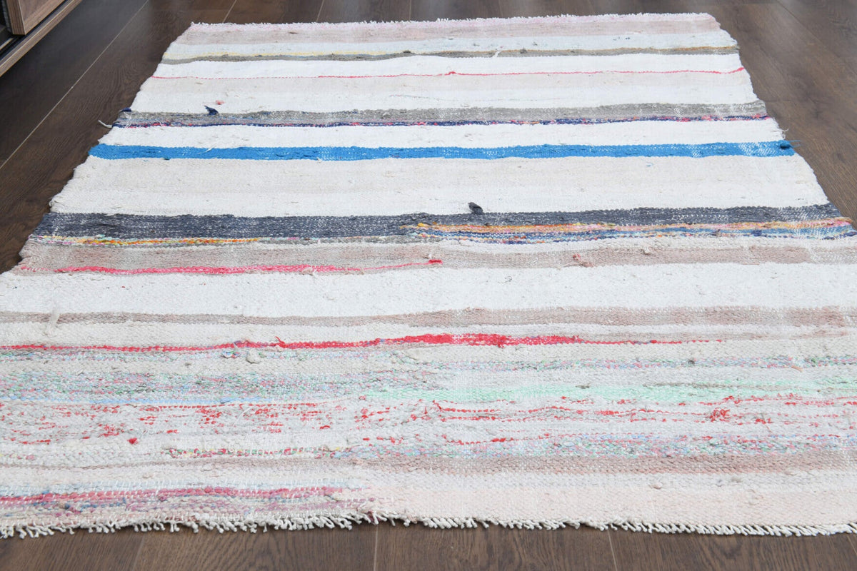 El yapımı vintage halı 104x150 cm oryantal desenli yün - yakın çekim doku detayı